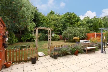 5 bedroom Detached house for sale in Blueberry Gardens, Andover, SP10