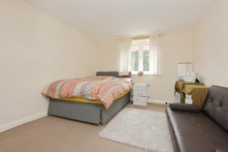 2 bedroom Flat for sale in Chandlers Court, Tidworth, SP9