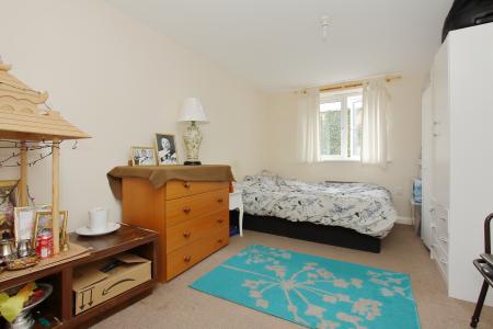 2 bedroom Flat for sale in Chandlers Court, Tidworth, SP9