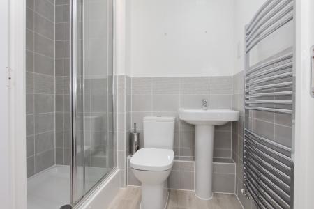 2 bedroom Flat for sale in Draper close, Augusta Park, Andover, SP11