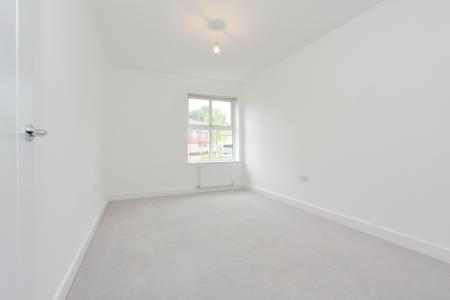 2 bedroom Flat for sale in Draper close, Augusta Park, Andover, SP11