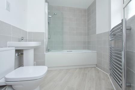 2 bedroom Flat for sale in Draper close, Augusta Park, Andover, SP11