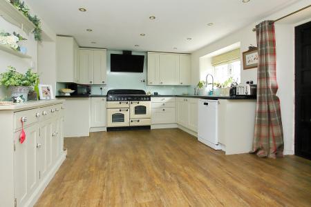 4 bedroom Cottage for sale in Farley Street, Nether Wallop, SO20