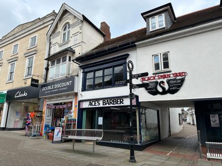 2 bedroom Shop for sale in High Street, Andover, SP10