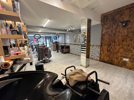 2 bedroom Shop for sale in High Street, Andover, SP10