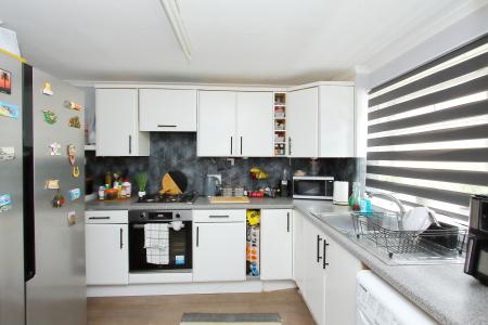 3 bedroom End of terrace house for sale in Launcelot Close, Andover, SP10