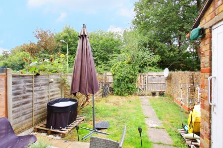 3 bedroom End of terrace house for sale in Launcelot Close, Andover, SP10