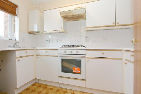 2 bedroom Terraced House for sale in Walled Meadow, Andover, SP10