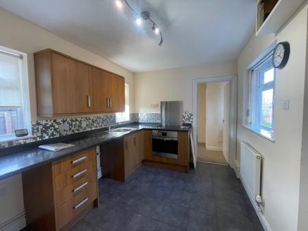 1 bedroom Flat to let in Acre Path, Andover, SP10