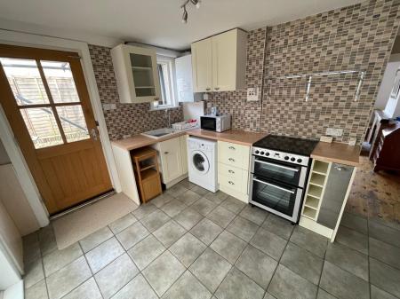 2 bedroom Semi-detached house to let in Village Street, Upper Clatford, SP11