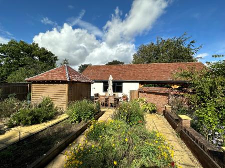 1 bedroom Studio flat to let in Wildhern, Wildhern, SP11