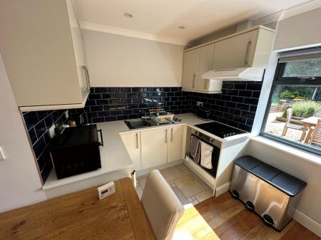 1 bedroom Studio flat to let in Wildhern, Wildhern, SP11