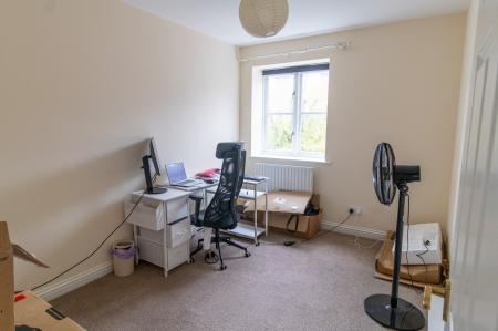 2 bedroom Flat to let in Junction Road, Andover, SP10
