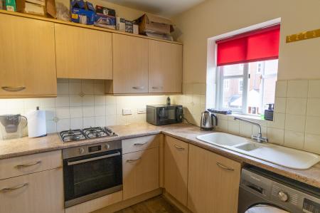 2 bedroom Flat to let in Junction Road, Andover, SP10