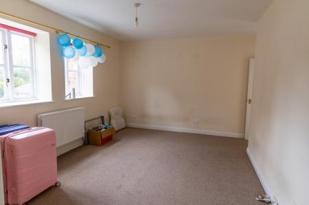 2 bedroom Flat to let in Junction Road, Andover, SP10