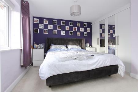 4 bedroom Detached house for sale in Locksbridge Road, Andover, Andover, SP11