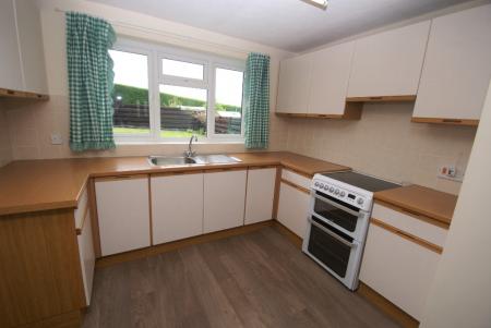 3 bedroom Semi-detached house to let in Sarson Close, Amport, SP11