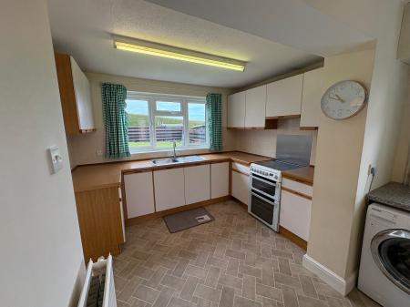 3 bedroom Semi-detached house to let in Sarson Close, Amport, SP11