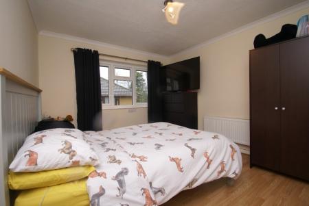 2 bedroom Flat to let in Micheldever Road, Andover, SP10
