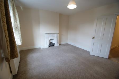 3 bedroom Terraced House to let in High Street, Shipton Bellinger, SP9