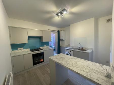 1 bedroom Flat to let in Junction Road, Andover, SP10