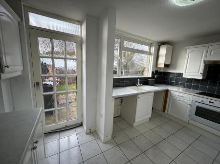 3 bedroom Semi-detached house to let in Armstrong Rise, Charlton, SP10