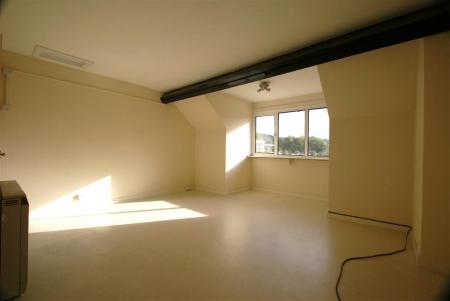 1 bedroom Flat to let in Station Road, Ludgershall, SP9