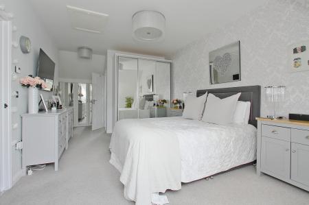 4 bedroom Terraced House for sale in Locksbridge Road, Andover, Andover, SP11