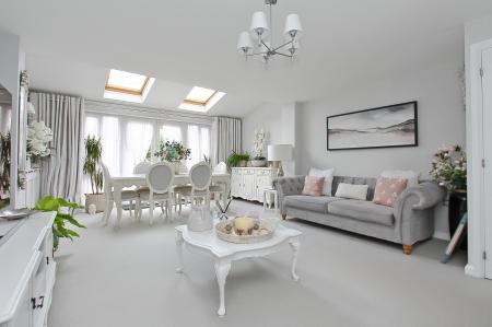 4 bedroom Terraced House for sale in Locksbridge Road, Andover, Andover, SP11