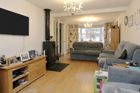 3 bedroom Detached house for sale in Farrs Avenue, Andover, SP10