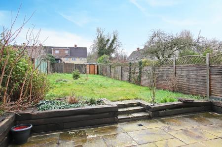 3 bedroom Detached house for sale in Farrs Avenue, Andover, SP10