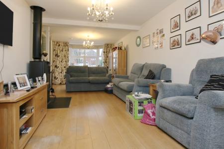 3 bedroom Detached house for sale in Farrs Avenue, Andover, SP10