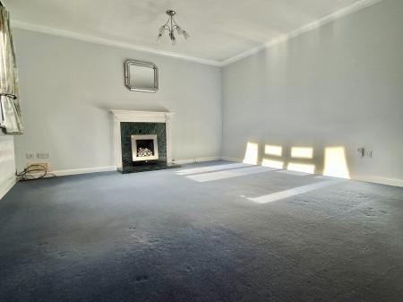 4 bedroom Detached house for sale in Lillywhite Crescent, Andover, Andover, SP10