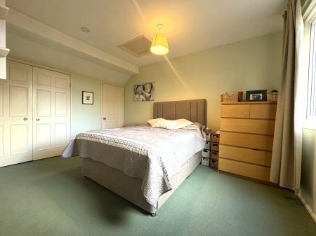 4 bedroom Detached house to let in Kingsley Park, Whitchurch, RG28