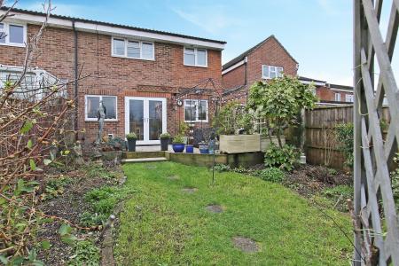 3 bedroom Semi-detached house for sale in Poynters close, Artists Way, Andover, SP10