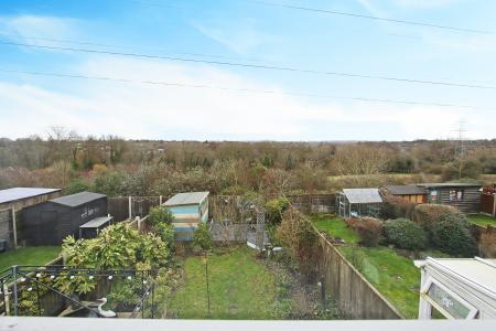 3 bedroom Semi-detached house for sale in Poynters close, Artists Way, Andover, SP10