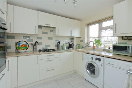 3 bedroom Semi-detached house for sale in Poynters close, Artists Way, Andover, SP10