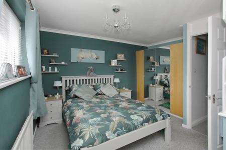 3 bedroom Semi-detached house for sale in Poynters close, Artists Way, Andover, SP10