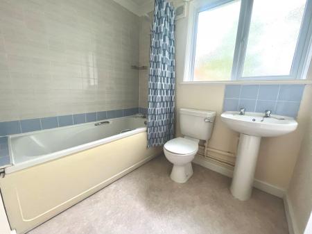 1 bedroom Flat to let in Walled Meadow, Andover, SP10