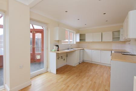 3 bedroom End of terrace house for sale in Wood Park, Ludgershall, SP11