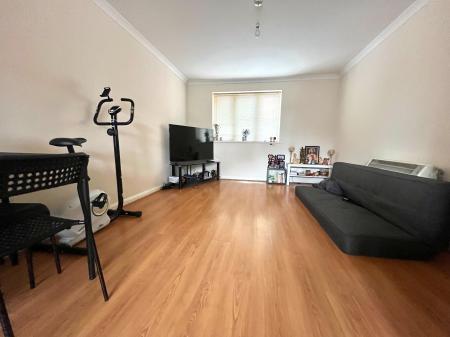 1 bedroom Flat to let in Station Approach, Ludgershall, SP11