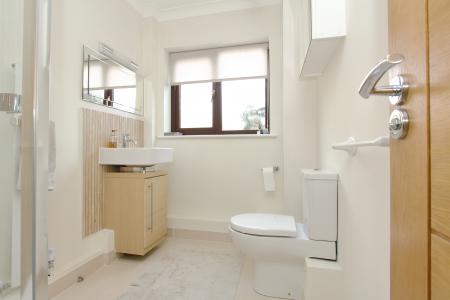 6 bedroom Detached house for sale in Blue Hayes Close, Andover, Andover, SP10