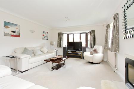 6 bedroom Detached house for sale in Blue Hayes Close, Andover, Andover, SP10