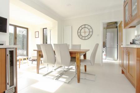 6 bedroom Detached house for sale in Blue Hayes Close, Andover, Andover, SP10