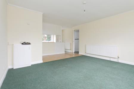 2 bedroom Flat for sale in The Elms, Andover, SP10