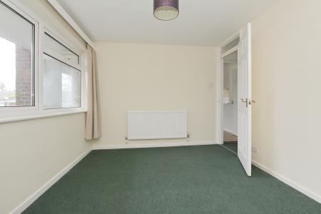2 bedroom Flat for sale in The Elms, Andover, SP10