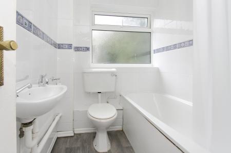 2 bedroom Flat for sale in The Elms, Andover, SP10