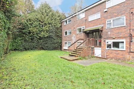 2 bedroom Flat for sale in The Elms, Andover, SP10