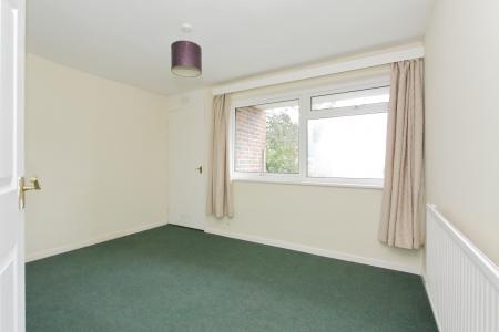 2 bedroom Flat for sale in The Elms, Andover, SP10
