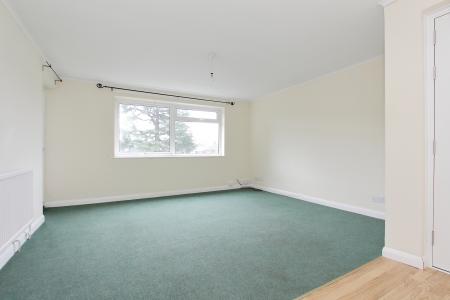 2 bedroom Flat for sale in The Elms, Andover, SP10